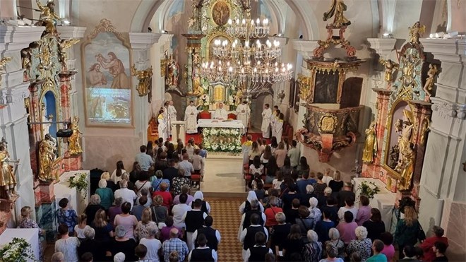 SVEČANO PROSLAVLJENA 200. OBLJETNICA POSVETE ŽUPNE CRKVE SV. BARTOLA APOSTOLA U KAMENICI